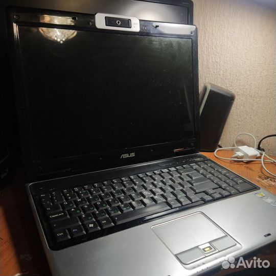 Ноутбук asus