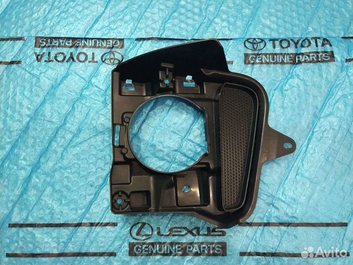 Накладка бампера Лексус LX 570 правая Оригинал NEW