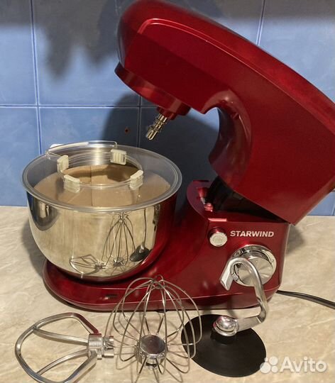 Миксер планетарный StarWind SPM5184, красный