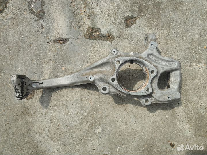 Кулак поворотный передний правый audi A4