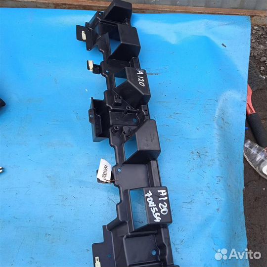 Направляющая заднего бампера Jaguar XF, X250 (200