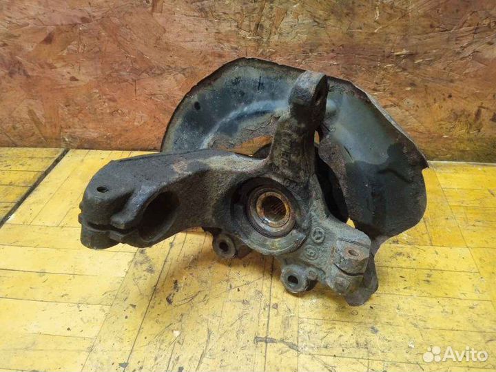 Кулак передний правый Mazda 3 BL 2.0 2009-2013