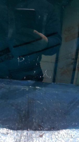 Стекло двери задней левой Mitsubishi