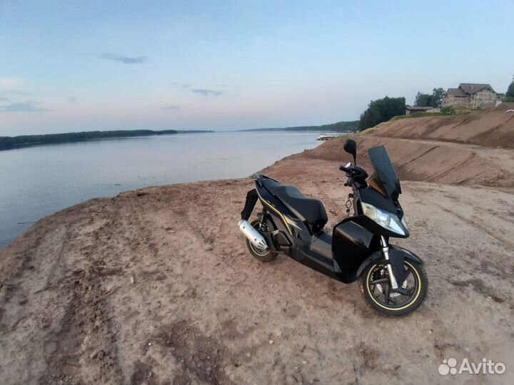 Скутер 150 кубов