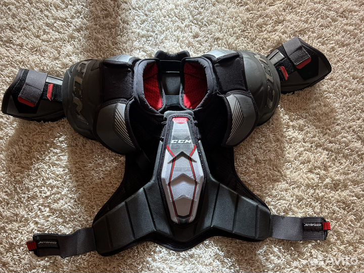 Нагрудник хоккейный ccm