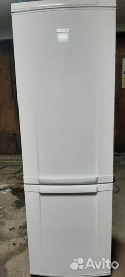 Холодильник electrolux ENB34633W