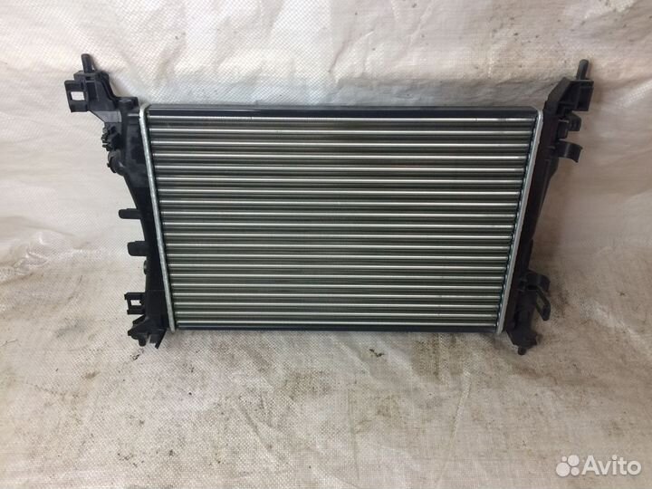 Радиатор основной Опель Корса