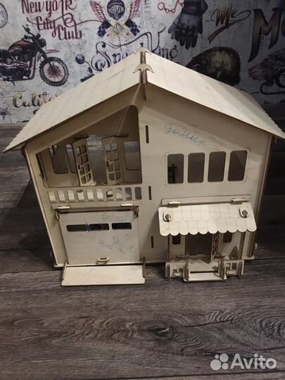 Домик кукольный