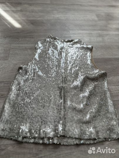 Топ с паетками