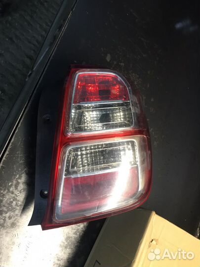 Продам задний правый фонарь