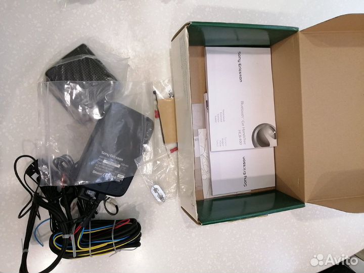 Устройство громкой связи Sony Ericsson HCB-400