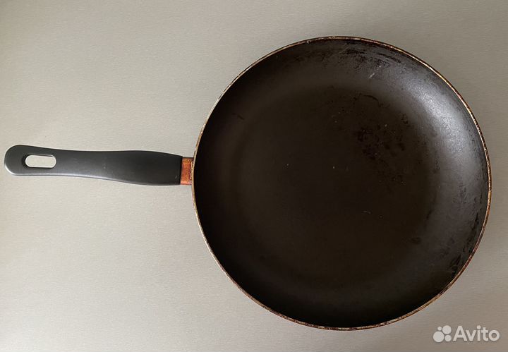 Сковородки Б/У пакетом 4 шт. D. 24, 26, 28