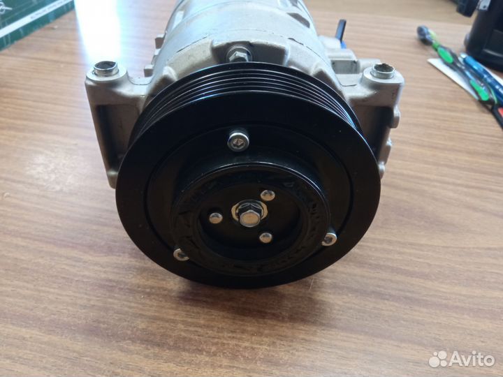 Компрессор автокондиционера Skoda Rapid 1,4л