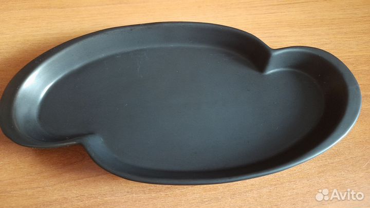 Тарелки керамические в форме сердец на подставке