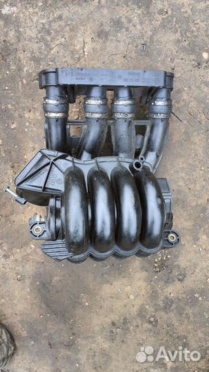 Впускной коллектор Passat B5 Пассат 1.6 AHL