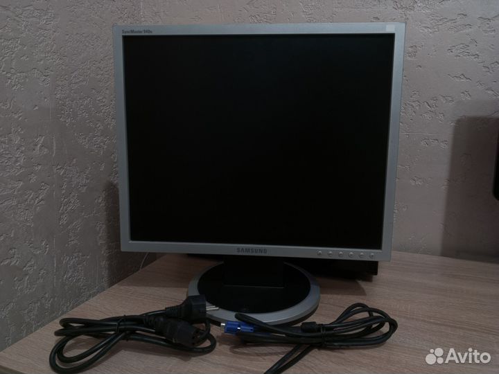 Монитор Samsung SyncMaster 940n