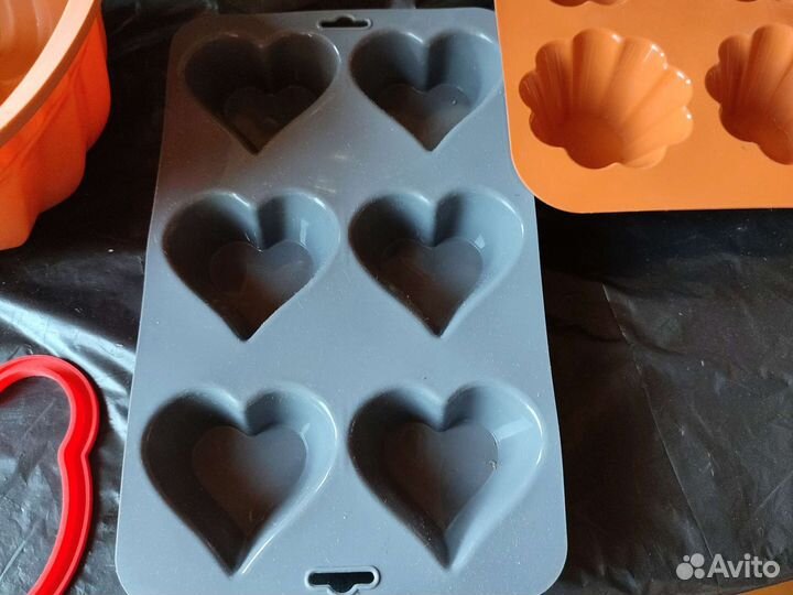 Силиконовые формы и стеклянная форма для выпечки