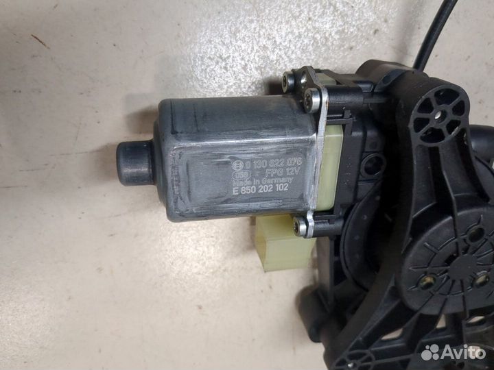 Стеклоподъемник электрический левый передний Audi Q3 2018