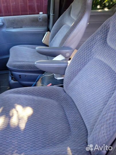 Chrysler Voyager 3 AT, 2000, 300 000 км