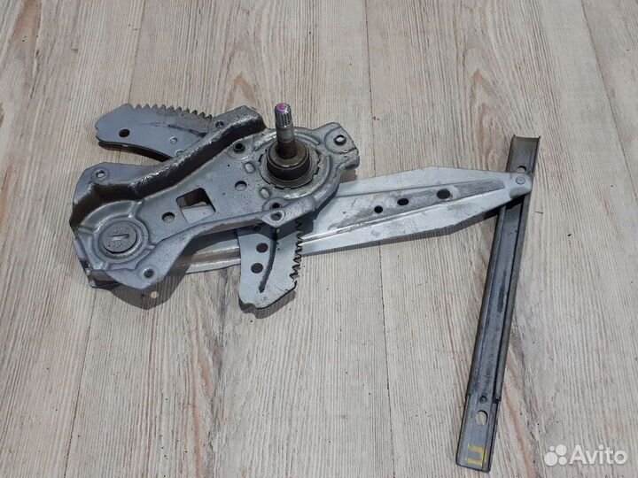 Стеклоподъемник задний Nissan note E11 Лев