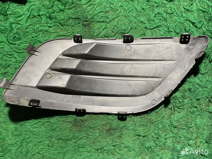 Заглушка бампера правая лада ларгус