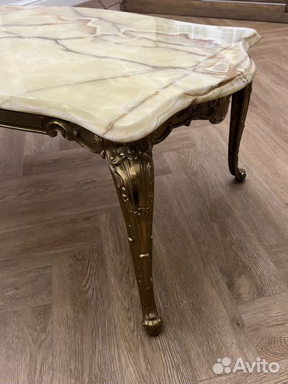 Винтажный стол оникс