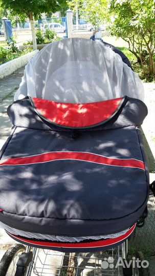 Прогулочная коляска 2 в 1