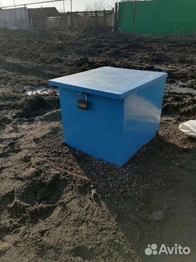 Антивандальный железный ящик для скважины