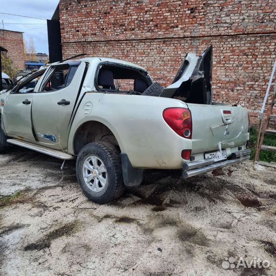 Митсубиши л200 на запчасти