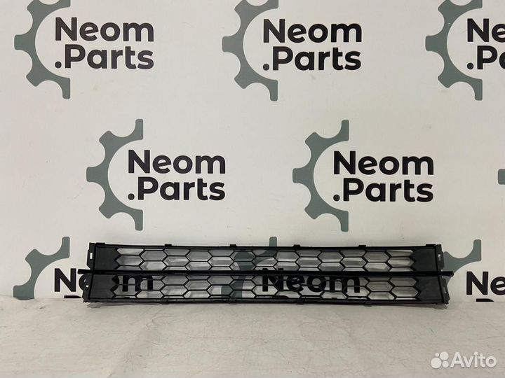 Решетка в бампер нижняя Skoda Rapid 2012-2017