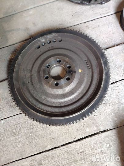 Двигатель QG15, QG16, QG18 маховик