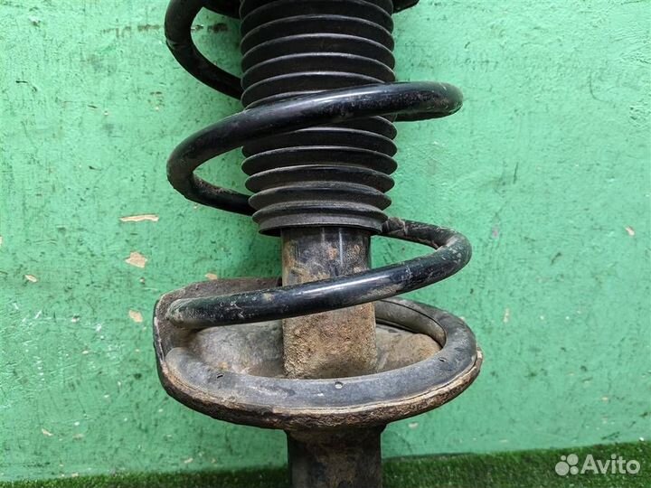 Стойка амортизатора передняя правая Subaru Forest