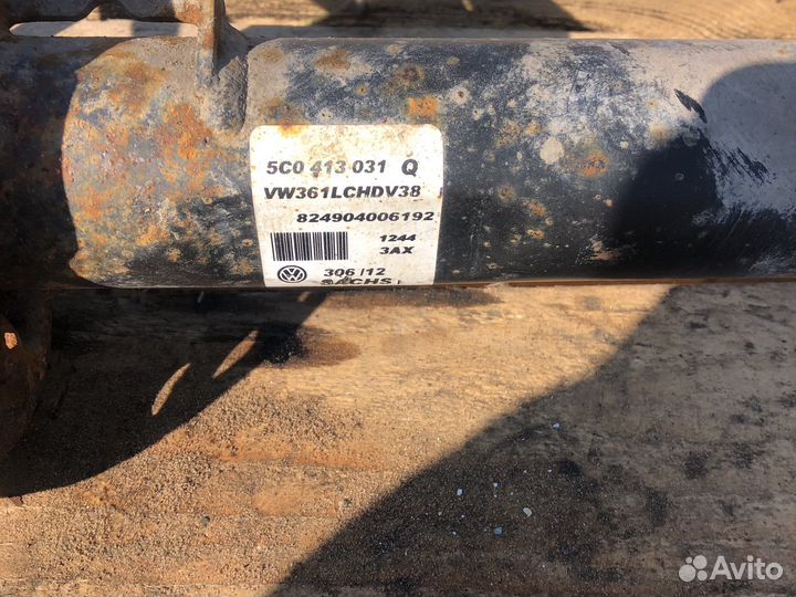Передняя левая стойка в сборе фольцваген джетта 6