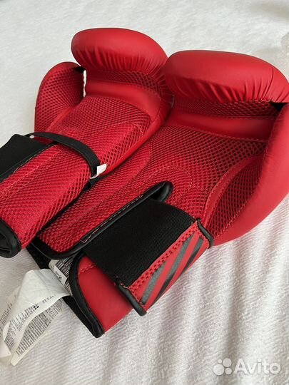 Боксерские перчатки Outshock 10 oz новые