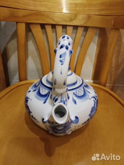 Чайник. Фарфор.Гжель. Ручная роспись