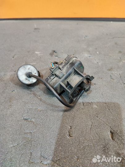 Моторчик лючка бензобака Volkswagen Tiguan 5N1