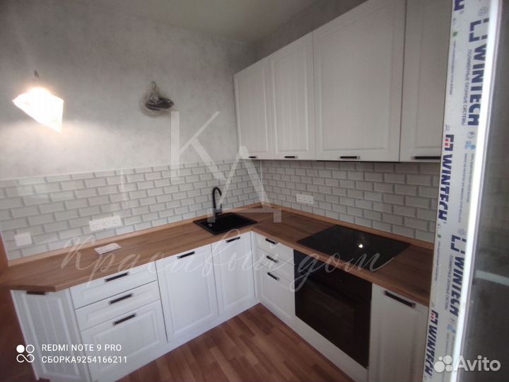 Угловая кухня в наличии