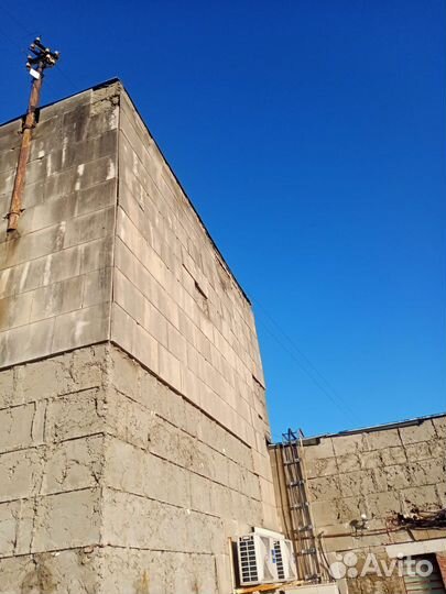 Демонтированная фасадная плита