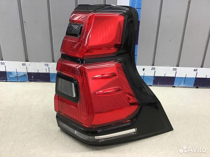 Фонарь задний правый Toyota Land Cruiser (150) -Pr