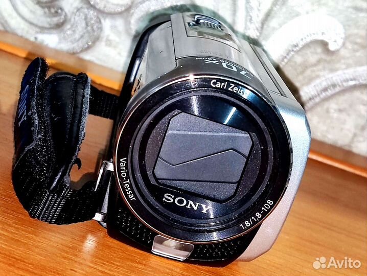 Видеокамера Sony DCR-SX65E