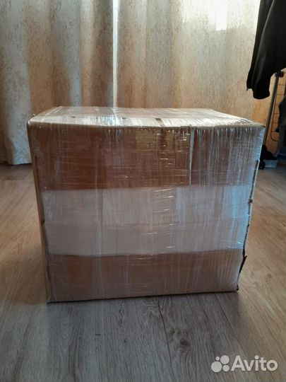 Коробка с вещами