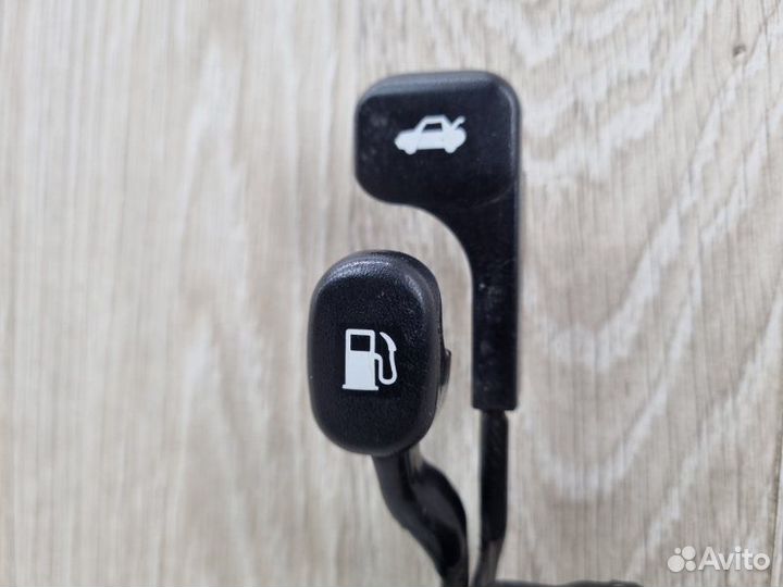 Ручка открывания лючка бензобака Hyundai Solaris 2