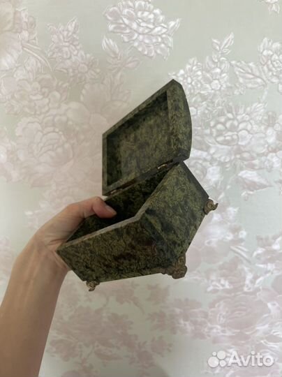 Шкатулка из натурального камня