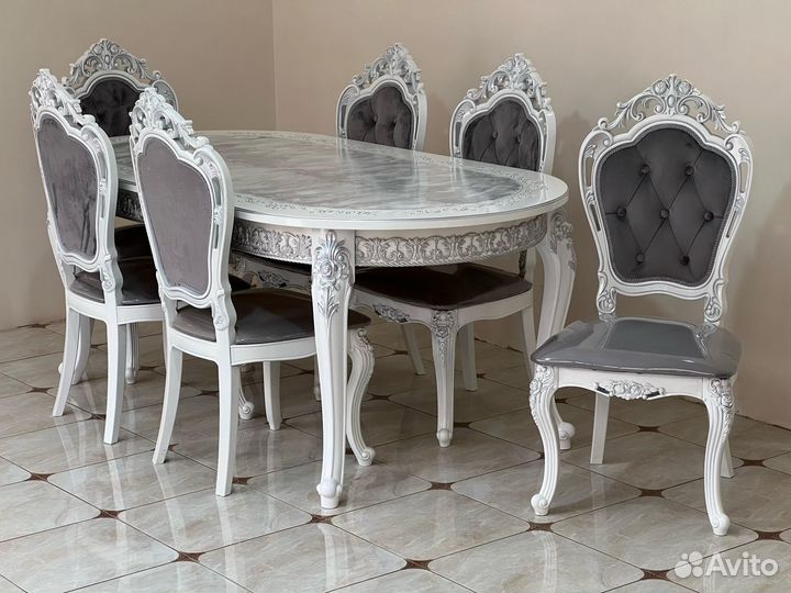 Кухонный стол и стулья