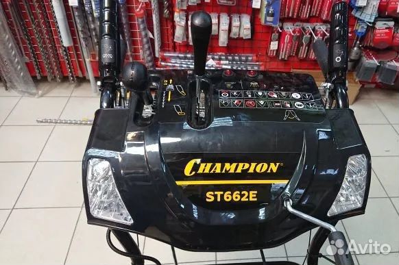 Снегоуборщик бензиновый Champion ST662E