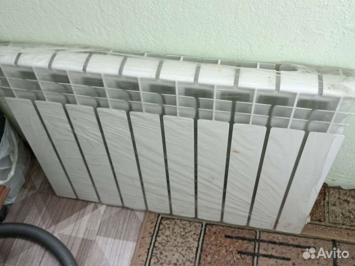 Биметаллический радиатор новый