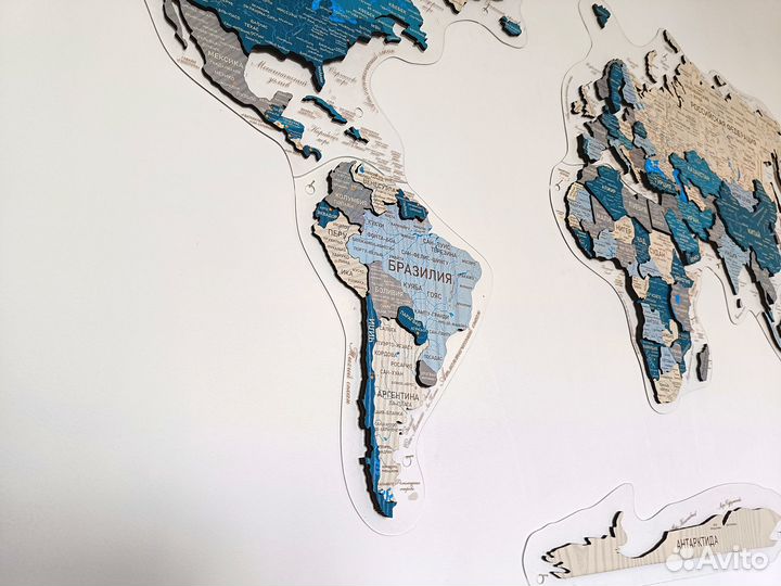 Деревянная карта мира на оргстекле