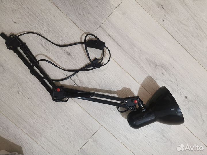 Лампа настольная