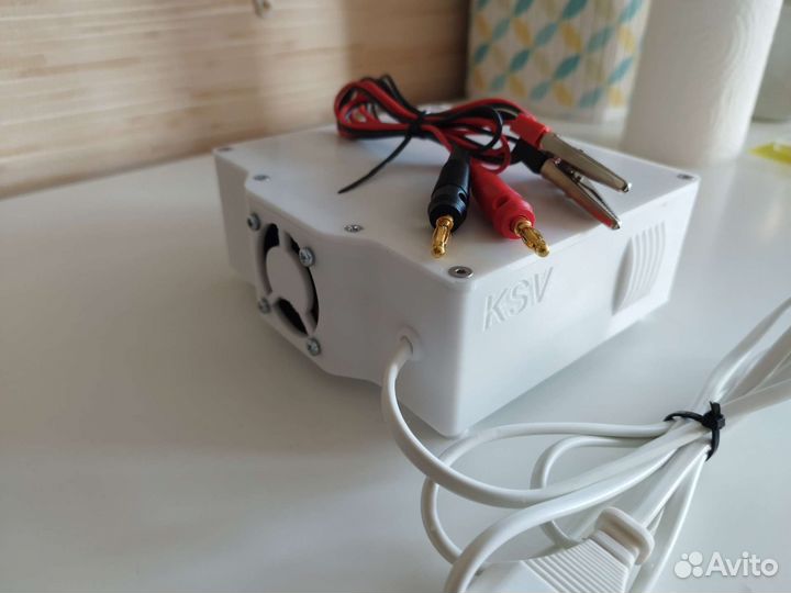 Лабораторный блок питания компактный портативный