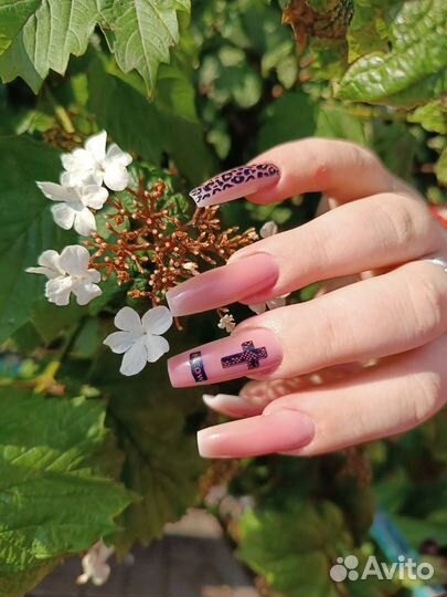 Маникюр педикюр